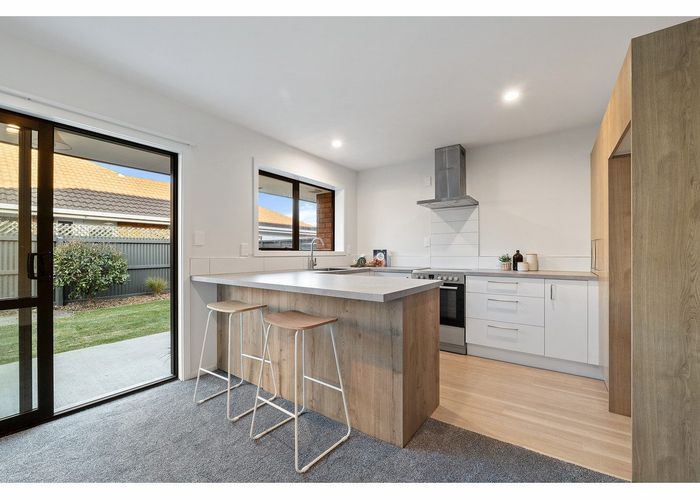  at 2/69 Tyrone Street, Belfast, Christchurch