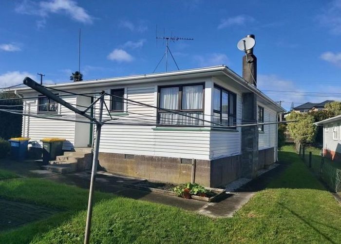  at 72 Sylvan Crescent, Te Atatu South, Waitakere City, Auckland