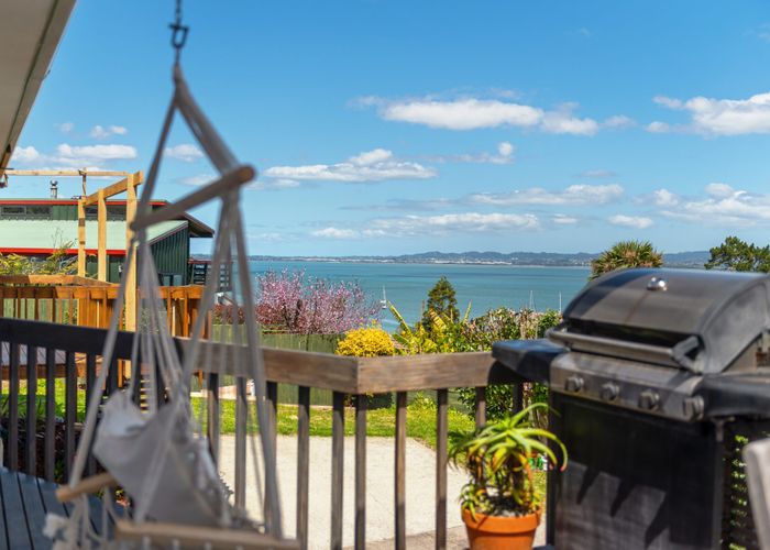  at 1/43 Telstar Place, Beach Haven, Auckland