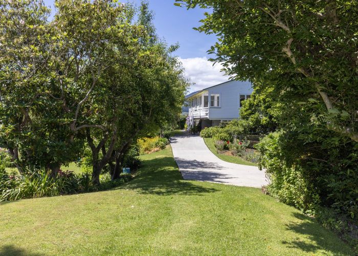  at 90-92 Kiwi Road, Raumati Beach, Kapiti Coast, Wellington