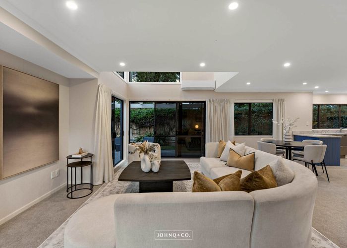  at 2/13 Alfred Street, Northcote Point, North Shore City, Auckland