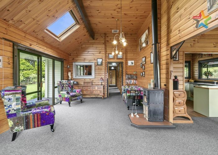 at 1 Cottle Heath Close, Manor Park, Lower Hutt