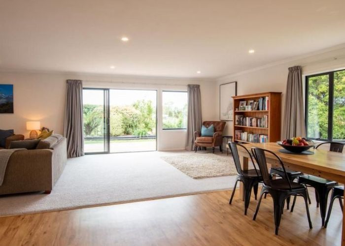  at 186 Holland Road, Puketaha