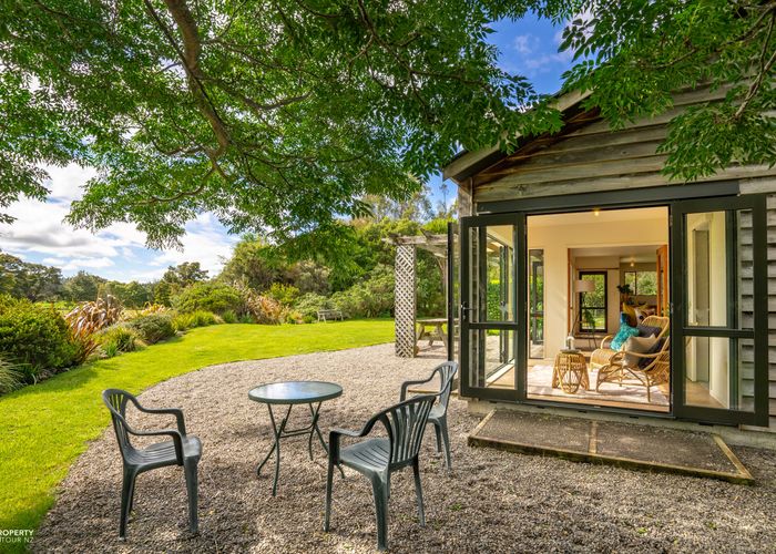  at 570 Norfolk Road, Carterton