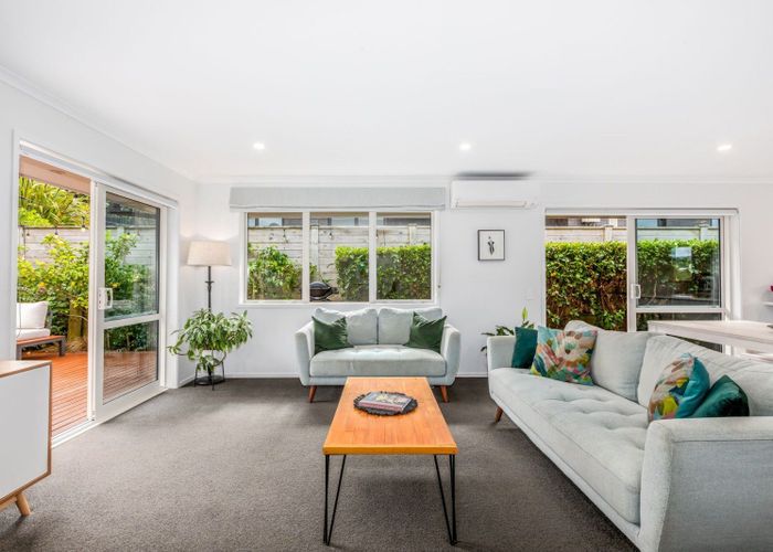  at 27 Mooring Close, Whitby, Porirua