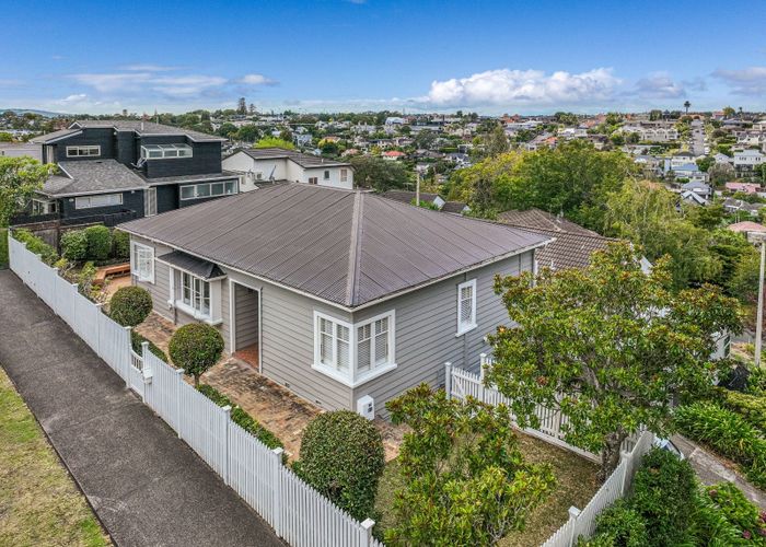  at 77 Bell Road, Remuera, Auckland