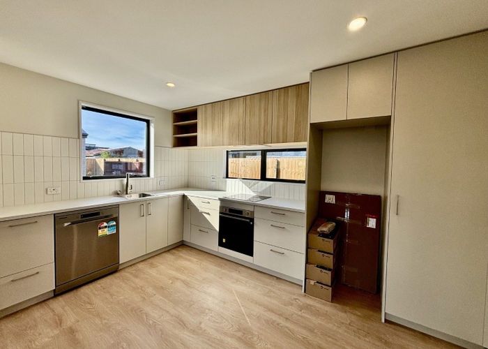  at 2/93 Wildberry Street, Woolston, Christchurch City, Canterbury