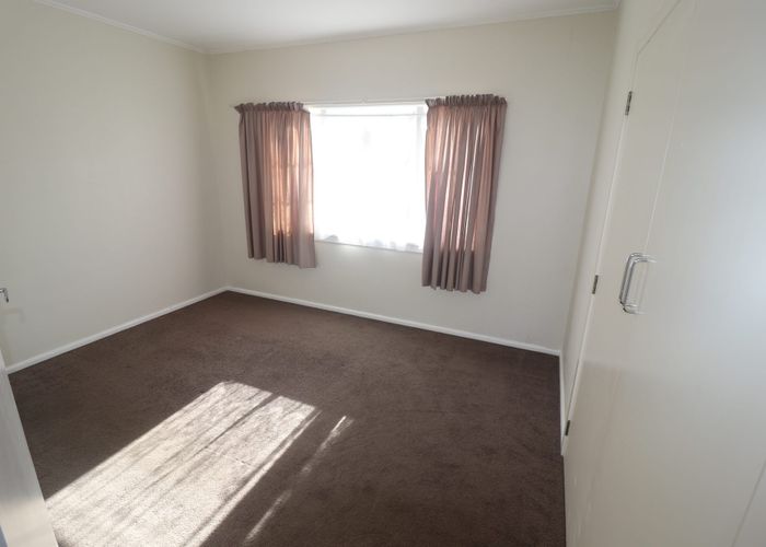  at 2/26 Liverpool Street, Royal Oak, Auckland