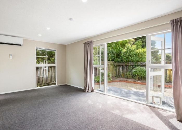  at 31 Latitude close, Whitby, Porirua
