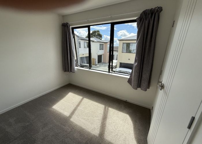  at 7/116 Colwill Road, Massey, Waitakere City, Auckland