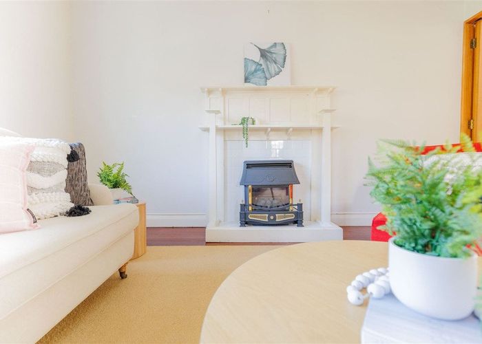 at 11 Glen Road, Kelburn, Wellington