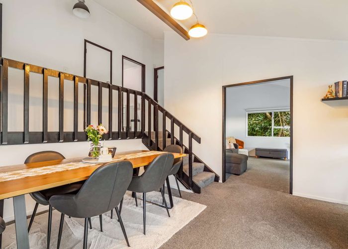  at 11 Beaudine Avenue, Glenfield, North Shore City, Auckland