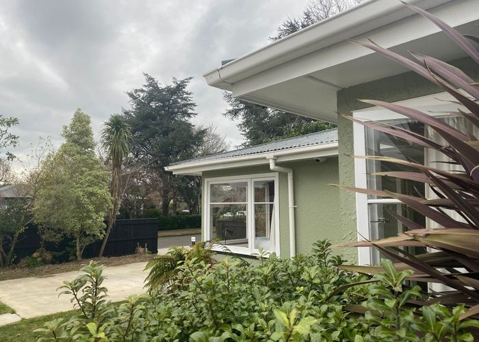  at 6A Surrey Crescent, Hokowhitu, Palmerston North, Manawatu / Whanganui