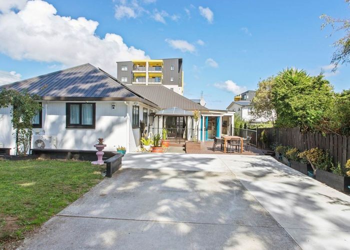  at 2/78 St Georges Road, Avondale, Auckland