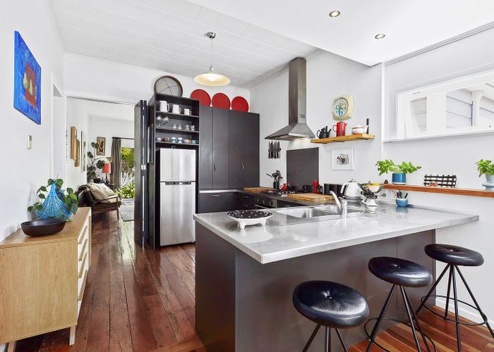  at 11 Stanley Street, Berhampore, Wellington