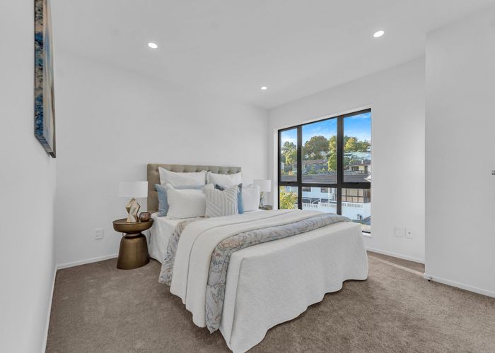 at 8A Jenanne Place, Totara Vale, North Shore City, Auckland