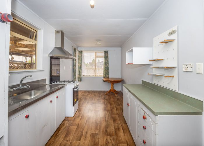 at 42 Ross Crescent, Fairfield, Hamilton