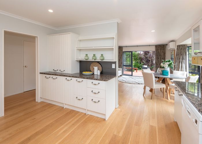  at 2/35 Clovelly Road, Bucklands Beach, Auckland
