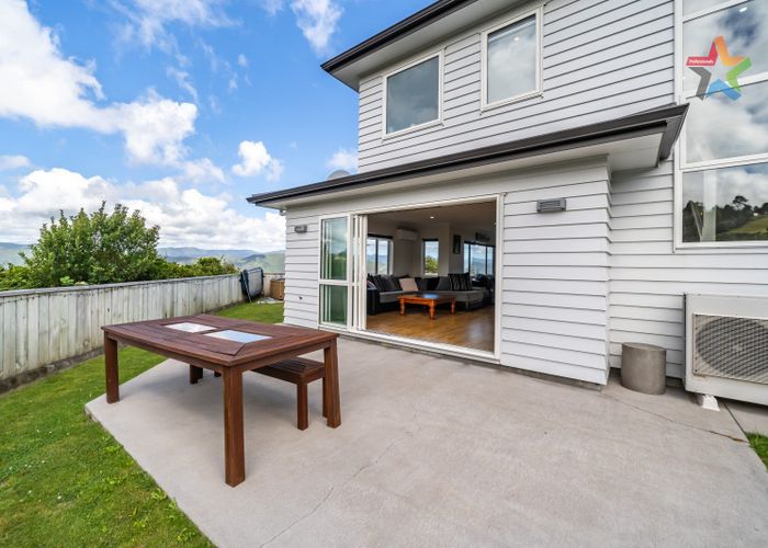  at 2 Poto Road, Normandale, Lower Hutt
