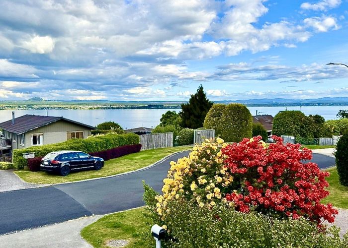  at 2/12 Isobel Street, Acacia Bay, Taupo, Waikato