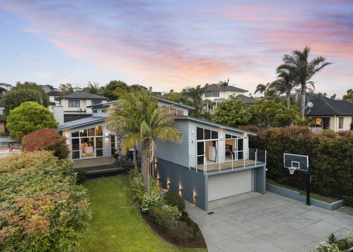  at 9 Saint Maroun Rise, The Gardens, Auckland