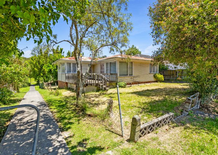  at 13 Cron Avenue, Te Atatu South, Waitakere City, Auckland