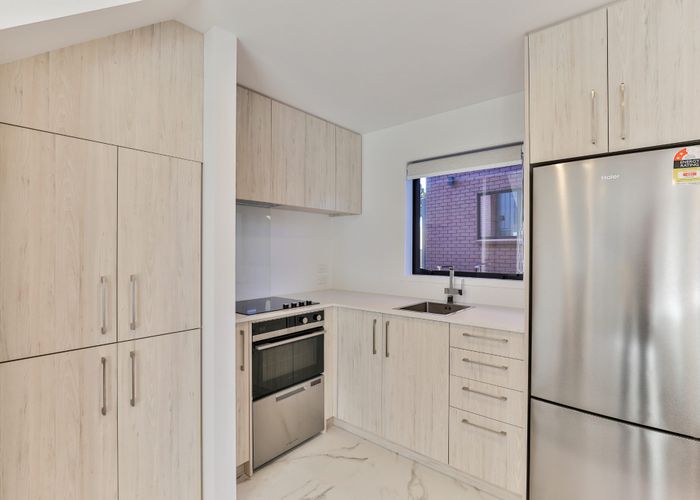  at 8/10 Wilsher Cresent, Henderson, Waitakere City, Auckland