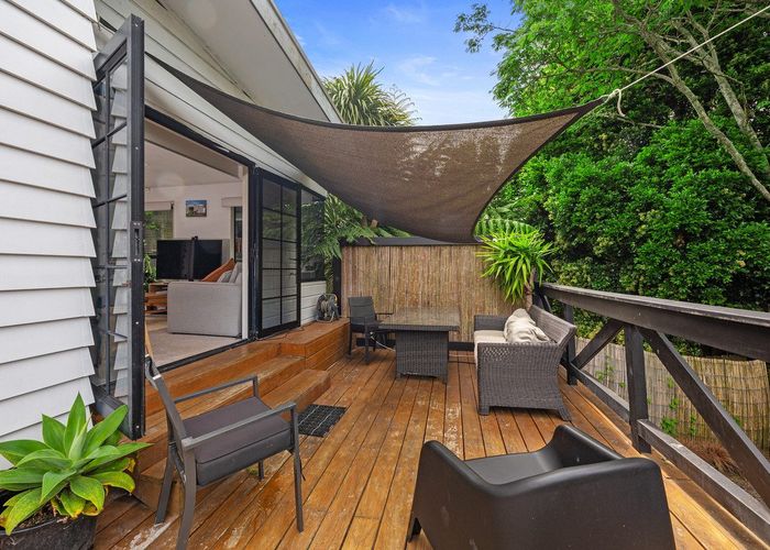  at 2/53 Topliss Drive, Northcross, Auckland