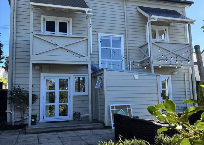  at 121 Bassett Road, Remuera, Auckland City, Auckland