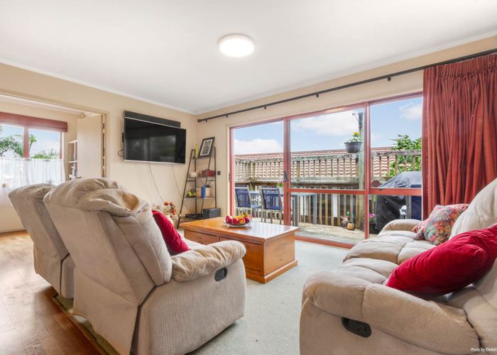  at 3/112 Solar Road, Glen Eden, Auckland