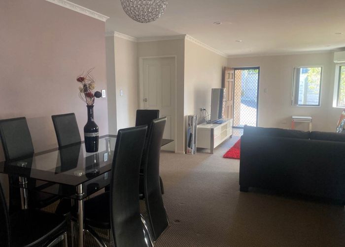  at 6 Hillside Road, Papatoetoe, Auckland