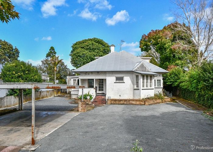  at 21 Gray Avenue, Mangere East, Manukau City, Auckland
