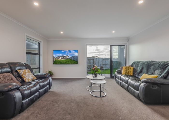  at 90 Johnstone Drive, Fitzherbert, Palmerston North