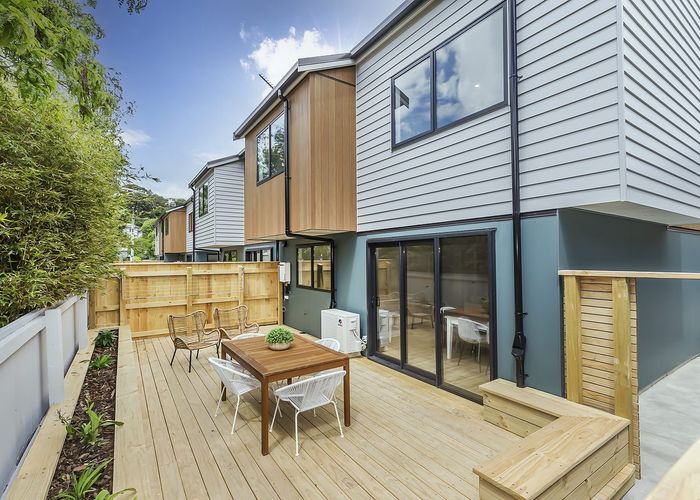  at 2/69 Darlington Road, Miramar, Wellington