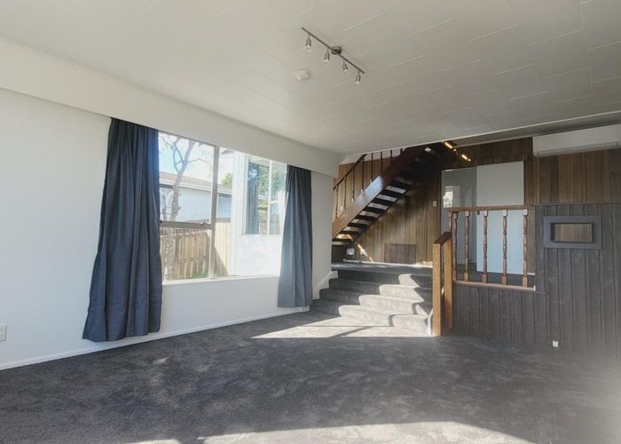  at 114 Gloaming Hill, Titahi Bay, Porirua, Wellington