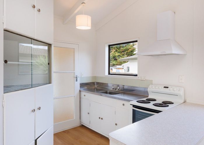  at 14 Cousins Avenue East, Foxton Beach, Horowhenua, Manawatu / Whanganui