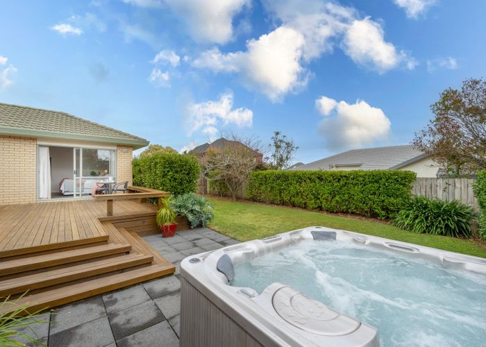  at 18 Matterhorn Crescent, Northpark, Auckland