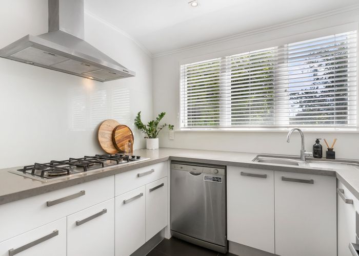  at 40 Paragon Avenue, Beach Haven, North Shore City, Auckland