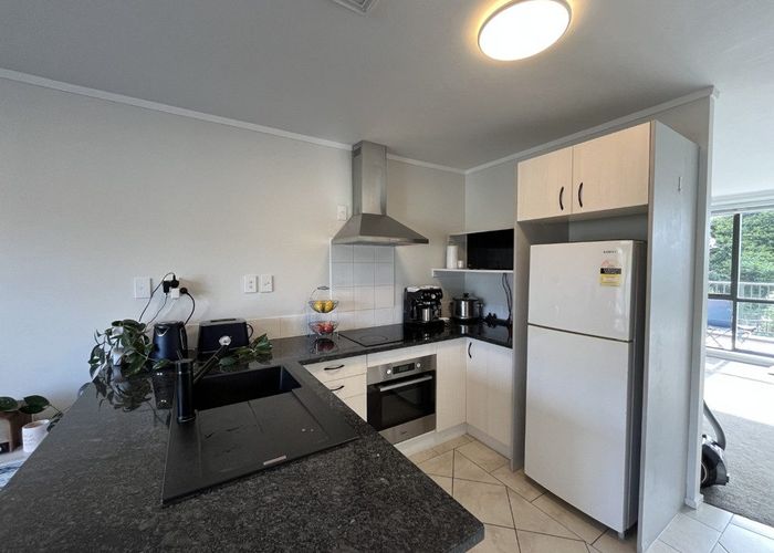  at 22/8 Flynn, Birkdale, North Shore City, Auckland