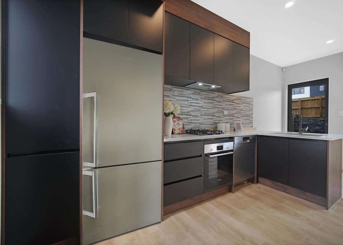  at 46 Picturesque Drive, Flat Bush, Manukau City, Auckland