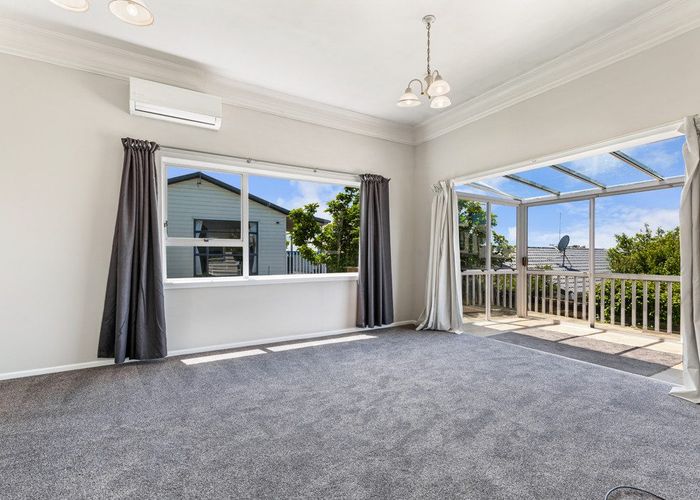  at 9 Parker Avenue, New Lynn, Auckland