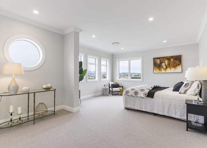  at 4 Sunline Drive, Leamington, Cambridge