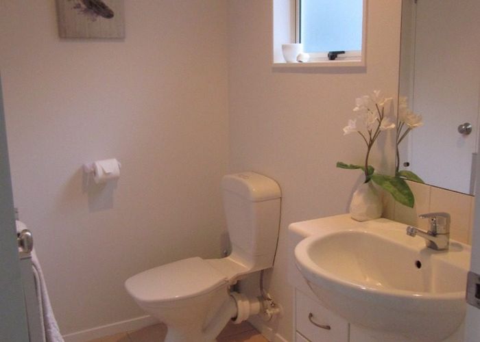  at E1/20 Ian Marwick Place, Birkenhead, North Shore City, Auckland