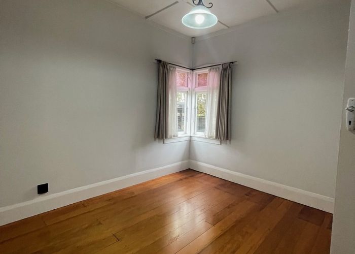  at 86 Aroha Avenue, Sandringham, Auckland City, Auckland