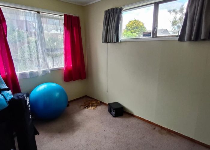  at 5 Struan Place, Pakuranga, Manukau City, Auckland