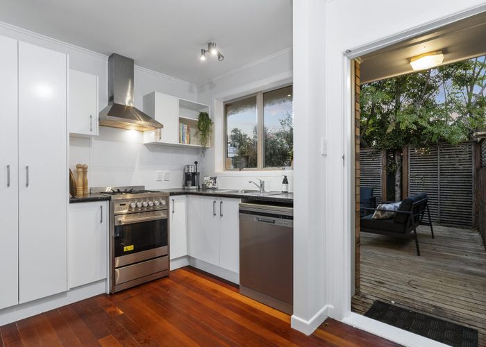  at 4/54 Richards Avenue, Forrest Hill, Auckland