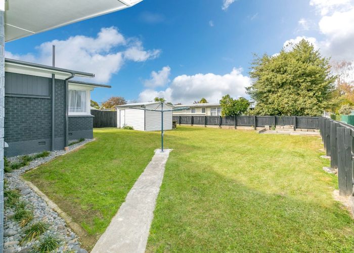  at 17 Kensington Place, Fairfield, Hamilton