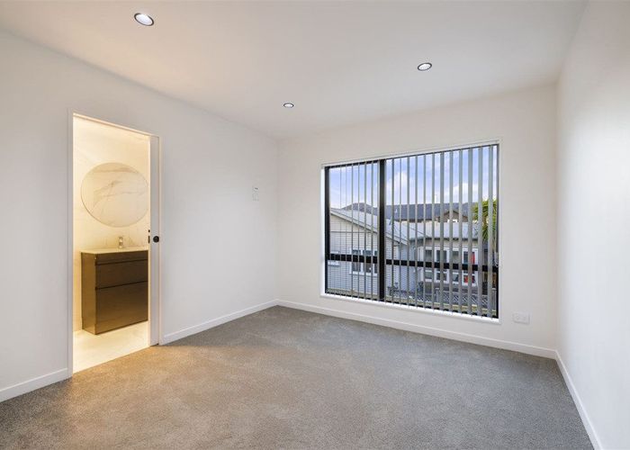  at 4/48 Victor Street, Avondale, Auckland