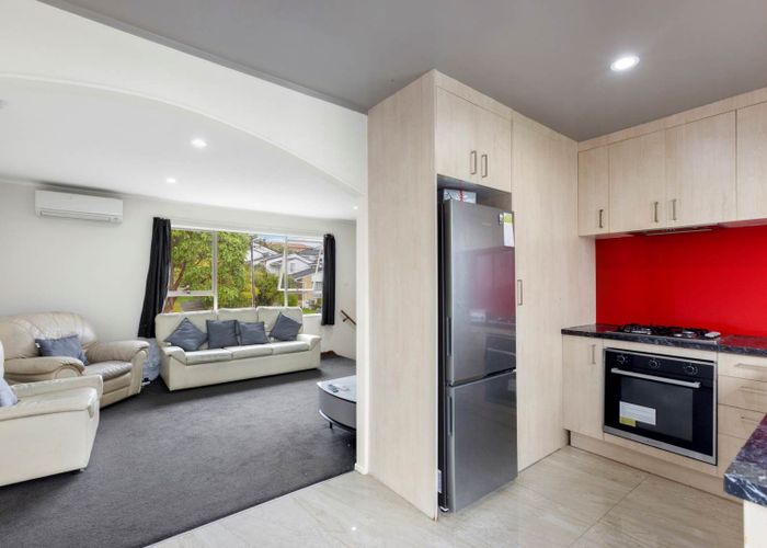  at 2/16 Craigbank Avenue, New Lynn, Waitakere City, Auckland