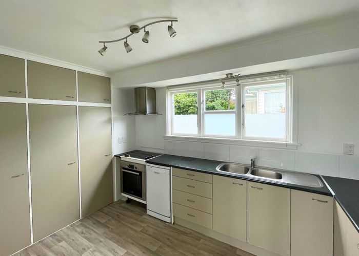  at 15 Gray Avenue, Paraparaumu Beach, Kapiti Coast, Wellington